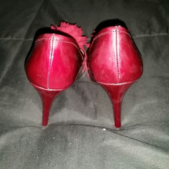 Red heels - Picture 3 of 3